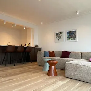 https://sunny-seaview.hotelsghent.com