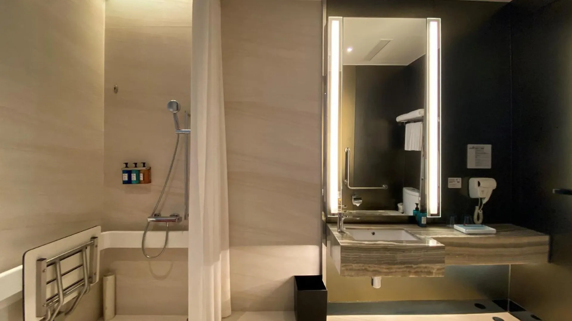 Hotel Holiday Inn Express Hong Kong Kowloon Cbd2 By Ihg