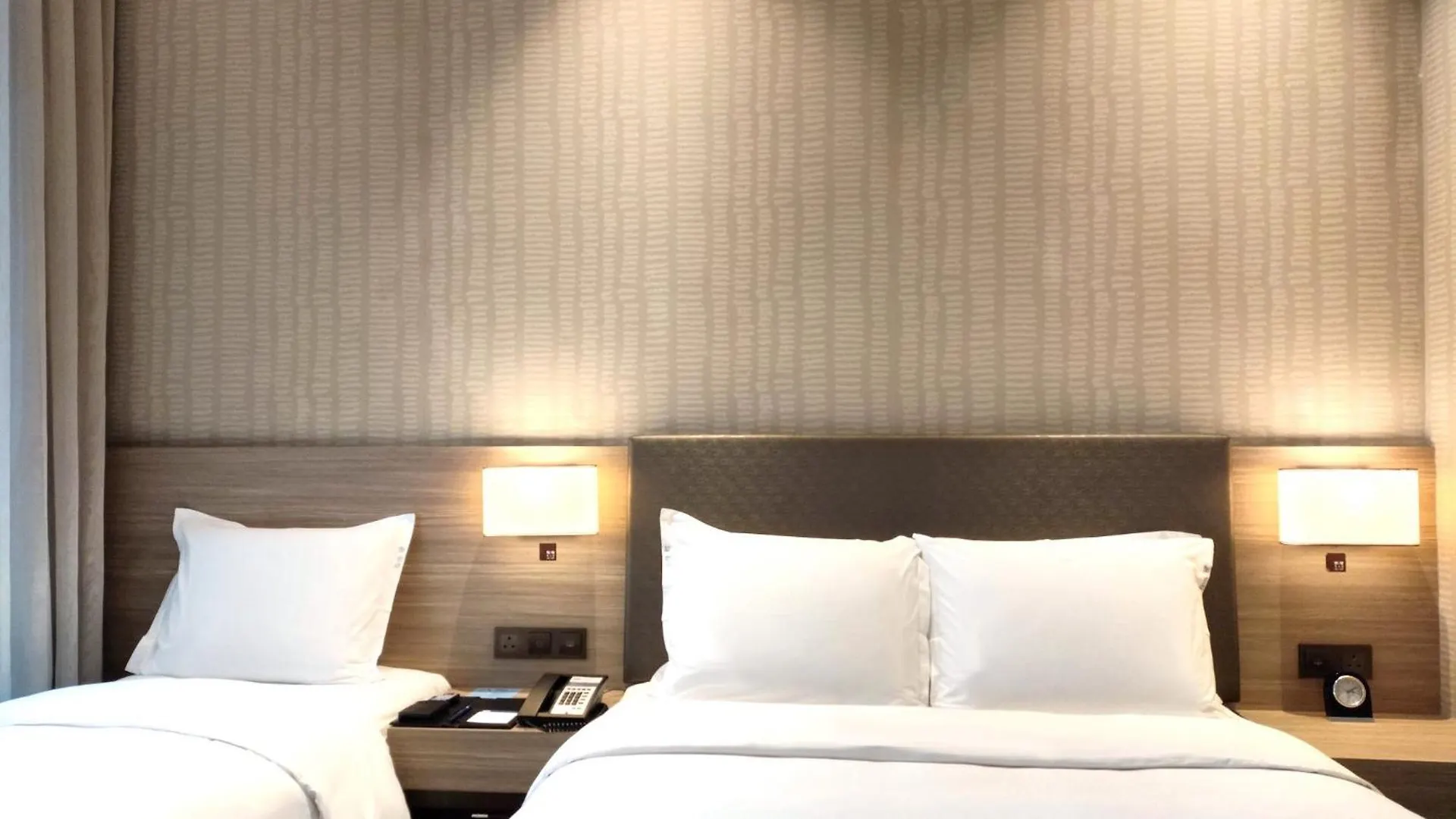 Holiday Inn Express Hong Kong Kowloon Cbd2 By Ihg 3*,